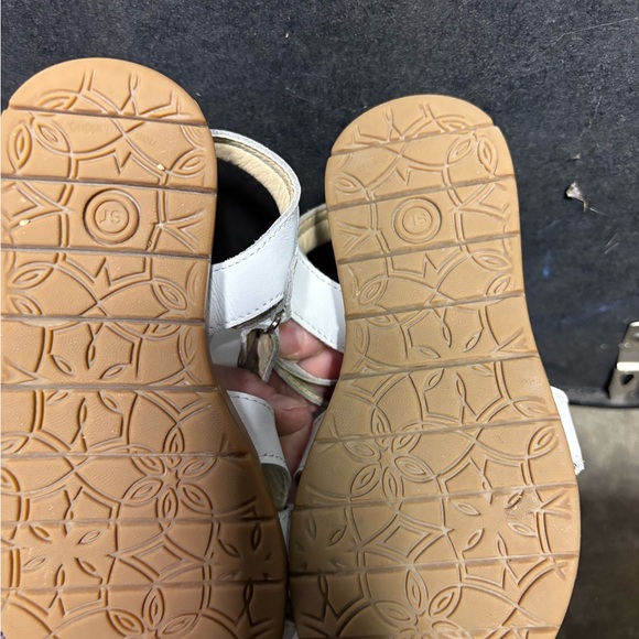 Stride Rite White Sandals Child 11 - Picture 4 of 5